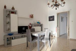 Appartamento al piano primo al centro del paese