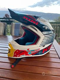 Casco Kini Red Bull