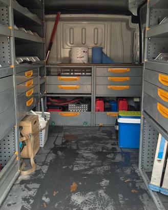 scaffali usati per allestimento furgone 