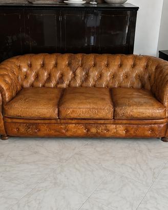 Divano e poltrone Chesterfield