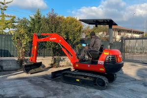 E114 Mini escavatore 25 q Kubota U25
