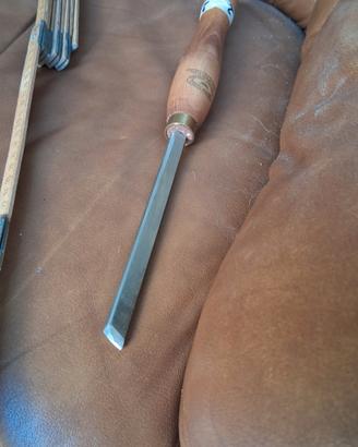 utensile sgorbia scalpello per legno Sheffield 