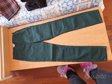 Pantaloni verdi con trama