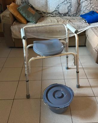 Sedia water per anziani e disabili