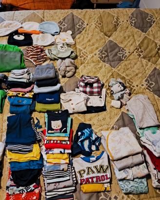 Lotto abiti neonato 6-9 mesi (74 cm)