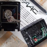 FAAC lettore e pulsante a chiave 