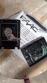 FAAC lettore e pulsante a chiave 