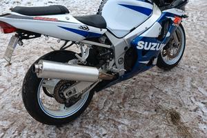 Super Sport 600