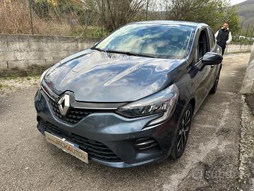 Renault Clio Hybrid E-Tech 140 CV 5 porte Intens