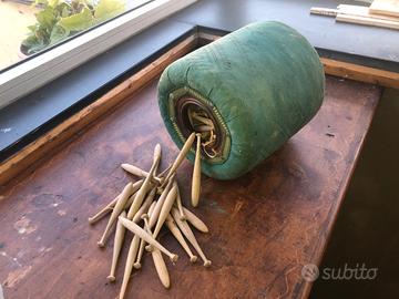 Tombolo fine 800 con fuselli ricamo/pizzo