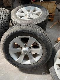 Cerchi e Gomme Yokohama per Nissan Terrano 3.0