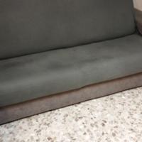 Divano 3 / 4 posti letto matrimoniale.