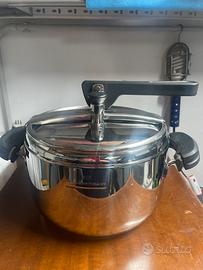 Pentola a pressione Lagostina