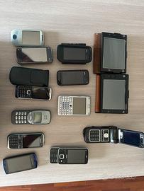 Gran bel stock di Telefoni e navigatori vintage