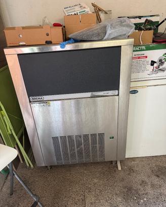 Fabbricatore Di Ghiaccio Cubetto Pieno Brema CB 95