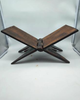 Antico Leggio "Rehal" in legno intagliato a mano 