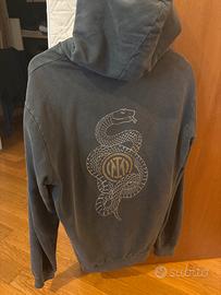 Felpa Ufficiale Inter. Grafica biscione logo oro