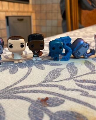 personaggi stranger things kinder joy