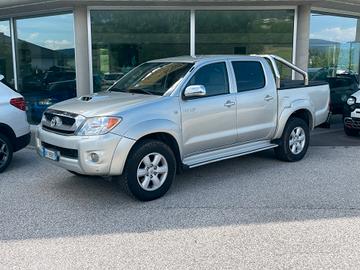 Toyota Hilux 3.0 D-4D 171cv 4WD 4p. Doub. Cab MANU