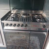  cucina piano cottura a gas con forno elettrico 