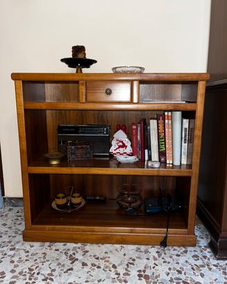 Mobiletto in legno