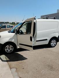 Furgone fiat doblo