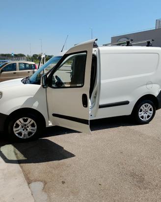 Furgone fiat doblo