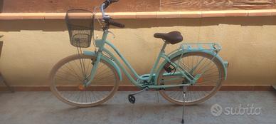 Bici da passeggio donna con porta bici per auto