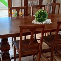 tavolo in legno piu 6 sedie piu madia