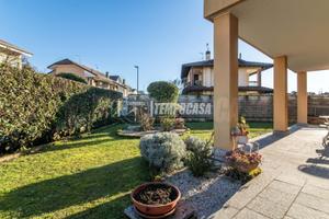 RECENTE 4 LOCALI DOPPI SERVIZI CON GIARDINO PRIVAT