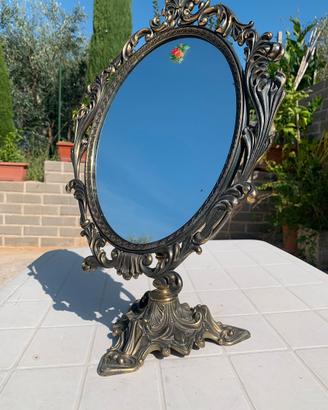 Specchio antico di bronzo grande