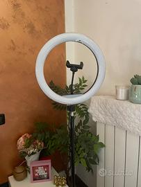Ring light con supporto per telefono