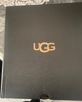 UGG modello Lowmel uomo numero 42