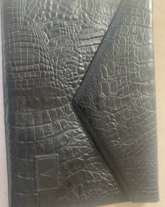 Borsa a busta in pelle nera con tasca interna con