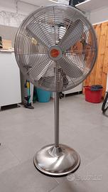 Ventilatore a piantana