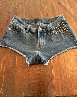 pantaloncino con borchie