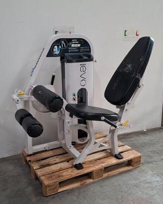 Leg curl seduto Nautilus Nitro Evo