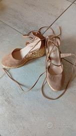 sandali con zeppa 