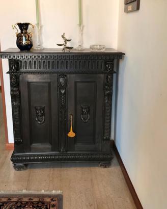 Credenza veneziana