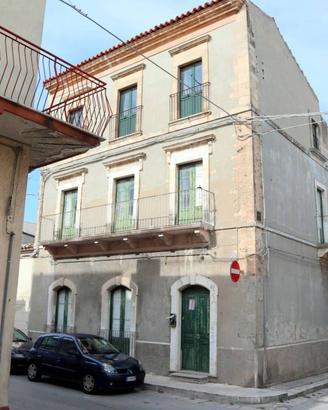 Casa indipendente di 474 m² con più di 5 locali e 