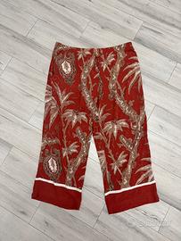 Pantaloni ampi