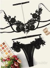Lingerie sexy completo decorazioni floreali, NUOVO