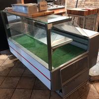 Frigorifero e Bancone