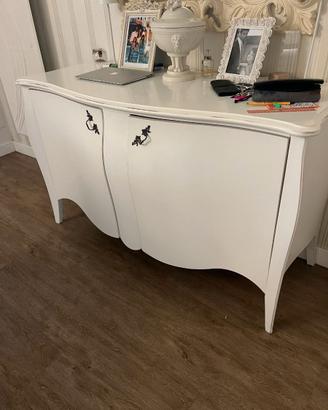 Credenza