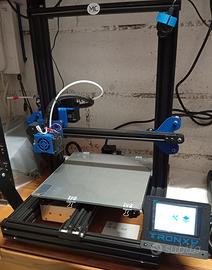 Stampante 3D Tronxy XY-2 con estrusore Titan.