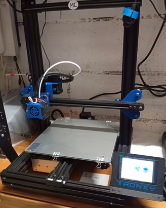 Stampante 3D Tronxy XY-2 con estrusore Titan.