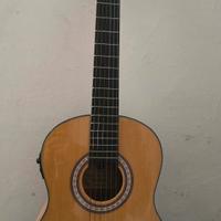 Chitarra classica elettrificata