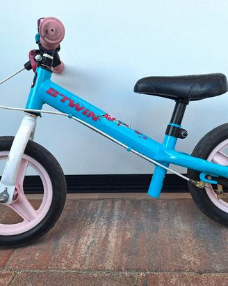 Bici bambino B'Twin RunRide 500 azzurra e rosa