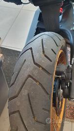 Pneumatici Bridgestone moto 150/70 R17; 90/90 R21