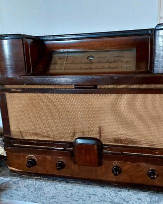 Radioricevitore d'epoca a valvole anni '40 U.S.A.